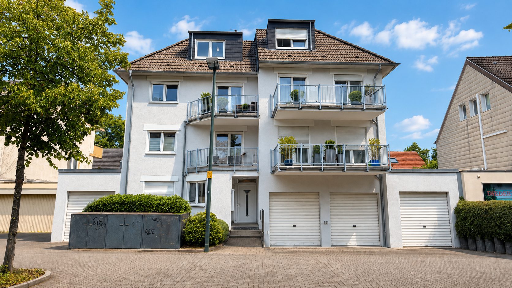 Böcker Wohnimmobilien - Immobilienangebot - Düsseldorf / Kaiserswerth - Alle - 3-Zimmer-Wohnung mit zwei Balkonen im Herzen von Kaiserwerth