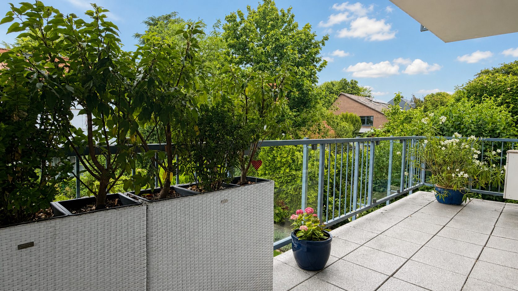 Böcker Wohnimmobilien - Immobilienangebot - Düsseldorf / Kaiserswerth - Alle - 3-Zimmer-Wohnung mit zwei Balkonen im Herzen von Kaiserwerth
