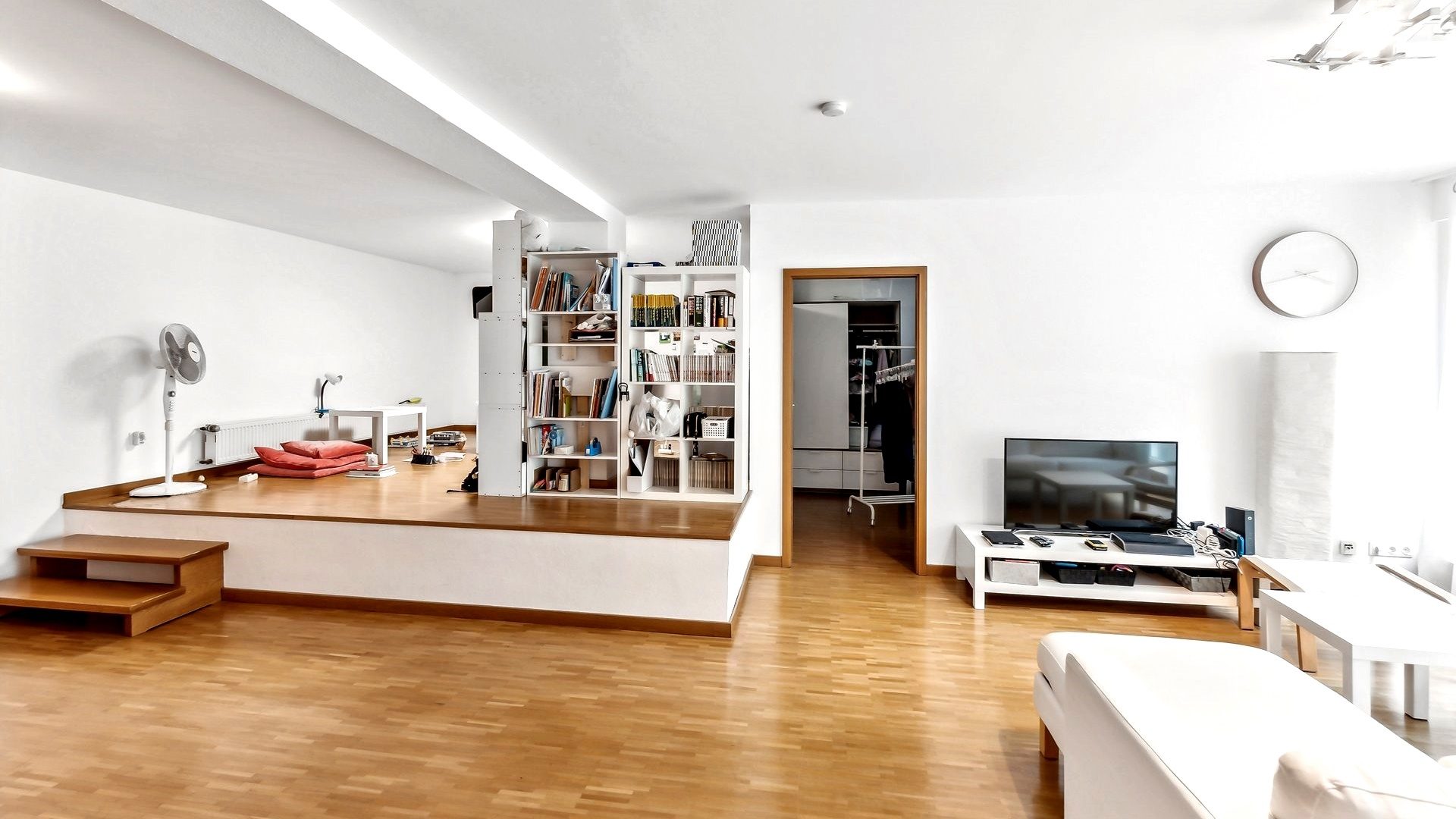 Böcker Wohnimmobilien - Immobilienangebot - Düsseldorf/Oberkassel - Alle - Ca. 137 m² Wohnkomfort mit eigenem Garten in Oberkassel – Ihr neues Zuhause!