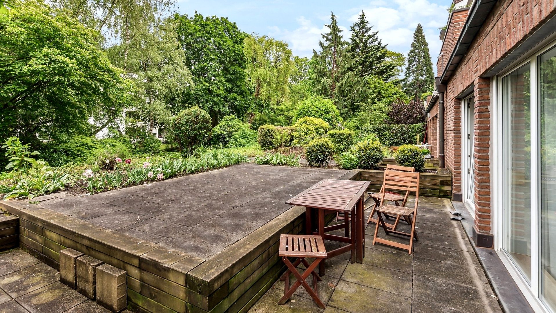 Böcker Wohnimmobilien - Immobilienangebot - Düsseldorf/Oberkassel - Alle - Ca. 137 m² Wohnkomfort mit eigenem Garten in Oberkassel – Ihr neues Zuhause!