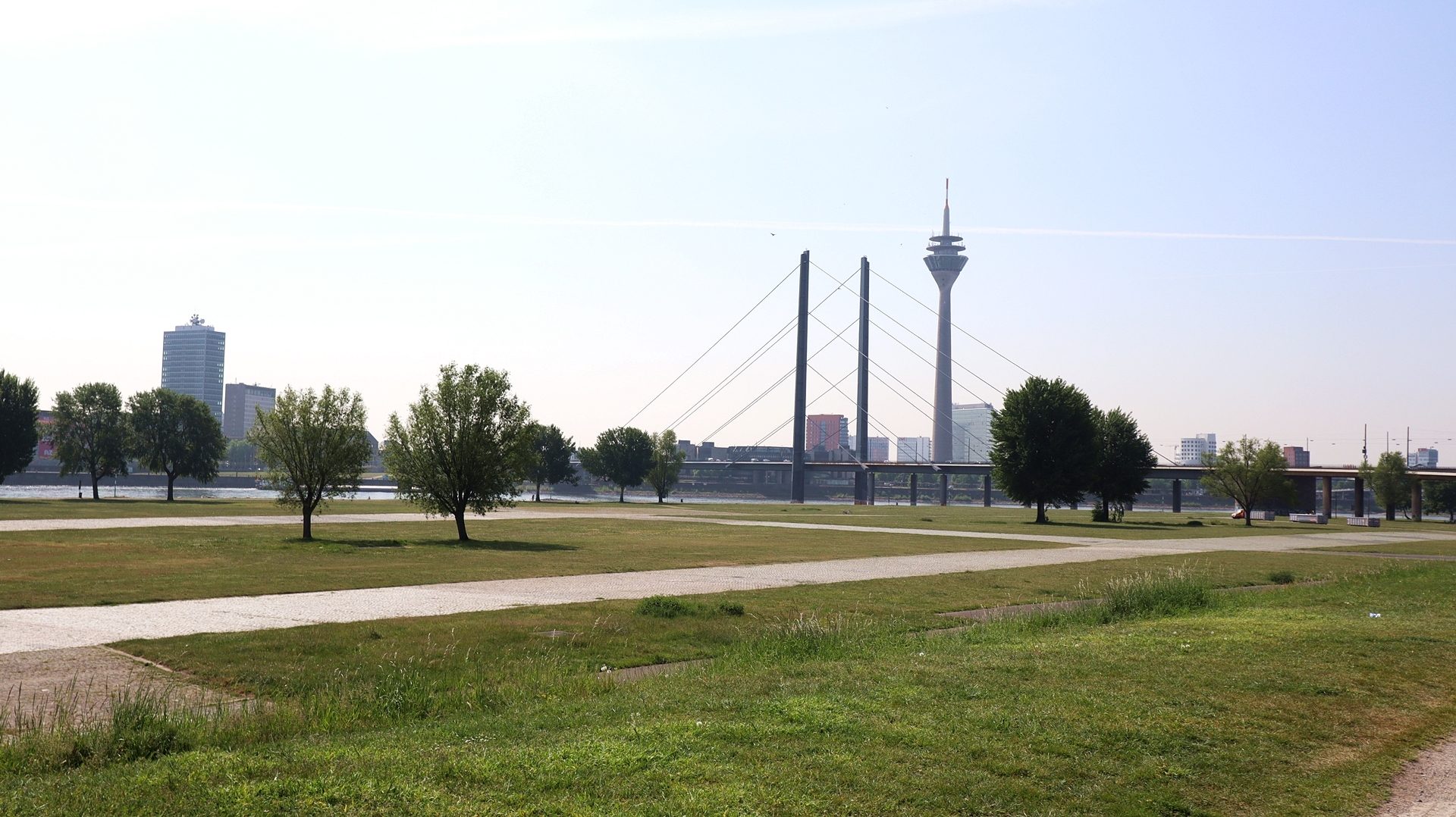 Böcker Wohnimmobilien - Immobilienangebot - Düsseldorf/Oberkassel - Alle - Ca. 137 m² Wohnkomfort mit eigenem Garten in Oberkassel – Ihr neues Zuhause!