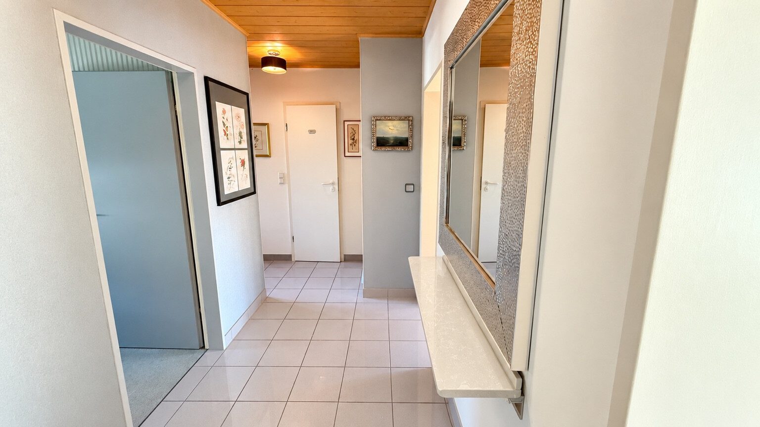 Böcker Wohnimmobilien - Immobilienangebot - Essen - Alle - Helle 3-Zimmer-Wohnung mit Aufzug