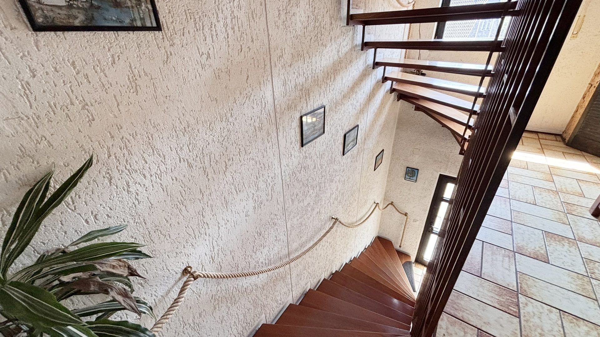 Böcker Wohnimmobilien - Immobilienangebot - Ratingen - Alle - Viel Raum für Familie und Ideen: Zweifamilienhaus mit großem Garten in Ratingen-Homberg