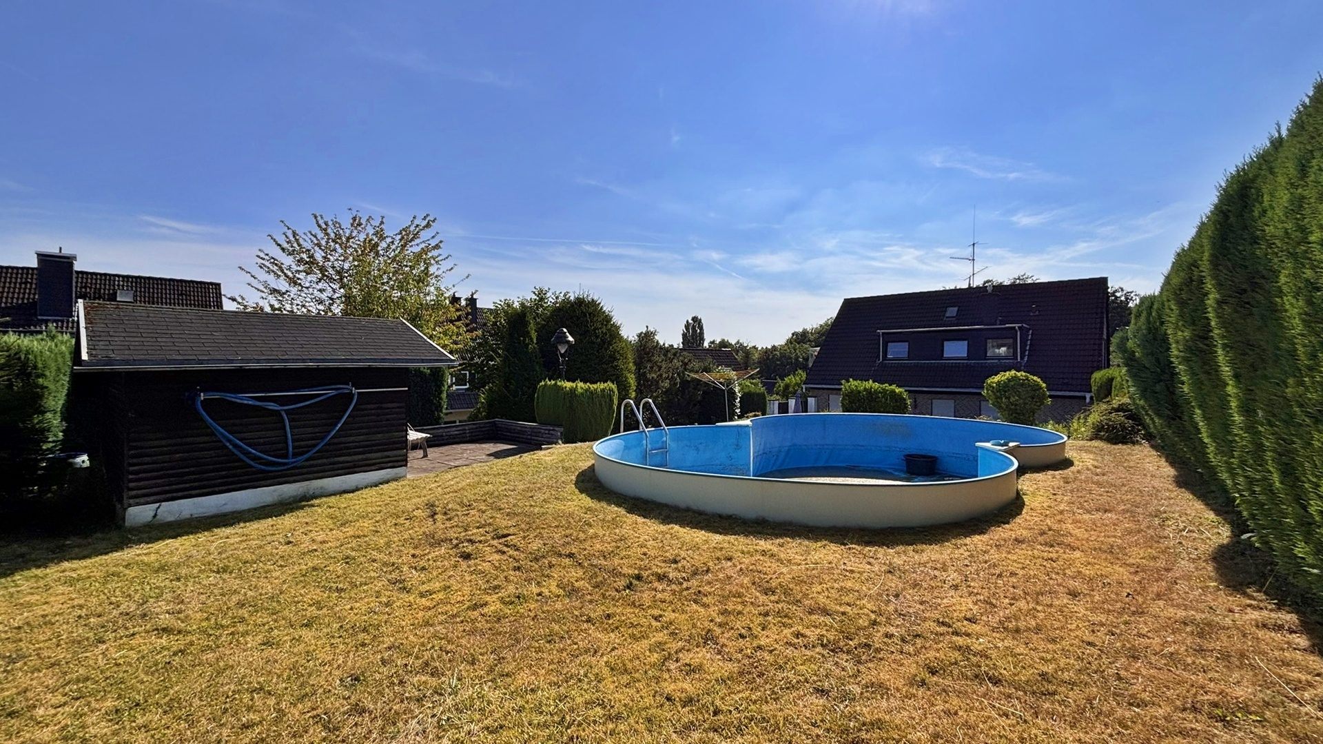 Böcker Wohnimmobilien - Immobilienangebot - Ratingen - Alle - Viel Raum für Familie und Ideen: Zweifamilienhaus mit großem Garten in Ratingen-Homberg