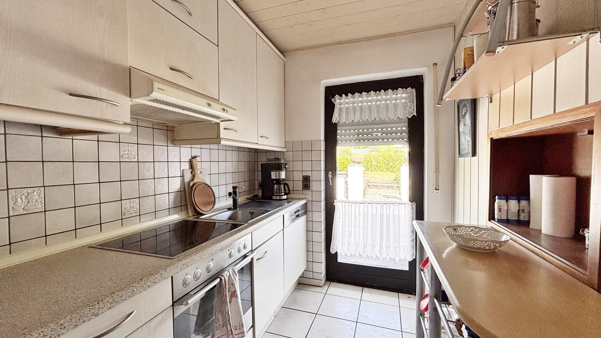 Böcker Wohnimmobilien - Immobilienangebot - Ratingen - Alle - Viel Raum für Familie und Ideen: Zweifamilienhaus mit großem Garten in Ratingen-Homberg