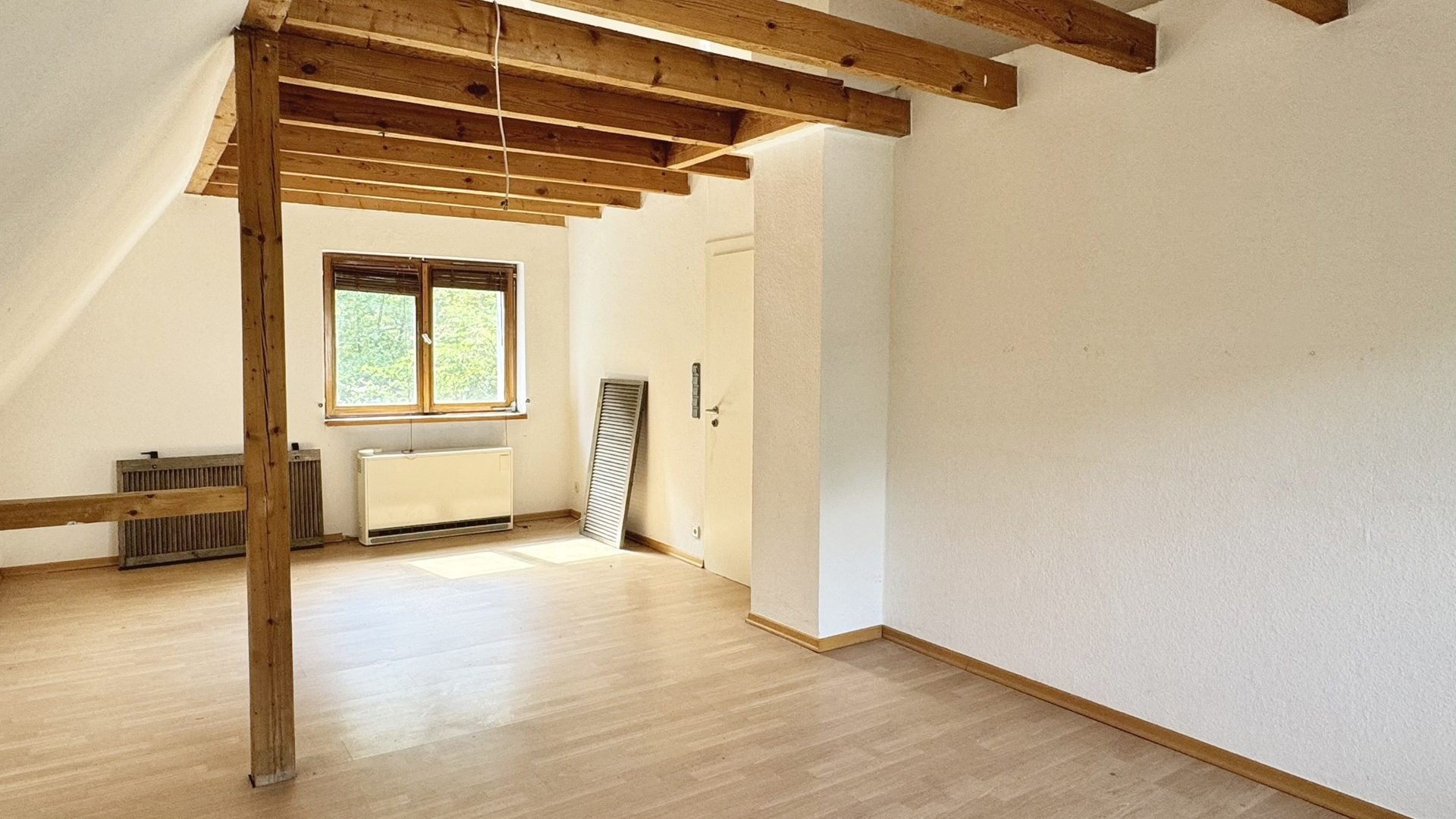 Böcker Wohnimmobilien - Immobilienangebot - Essen / Kettwig - Alle - Wohnen im Grünen mit viel Raum für eigene Ideen in Essen-Kettwig