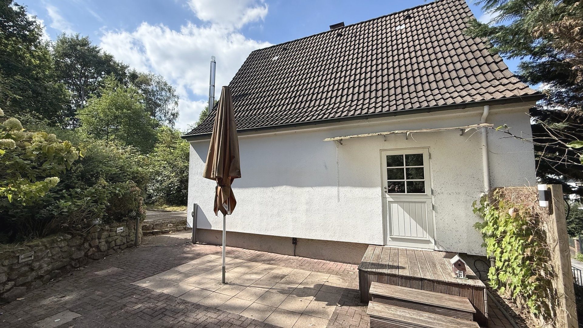 Böcker Wohnimmobilien - Immobilienangebot - Essen / Kettwig - Alle - Wohnen im Grünen mit viel Raum für eigene Ideen in Essen-Kettwig