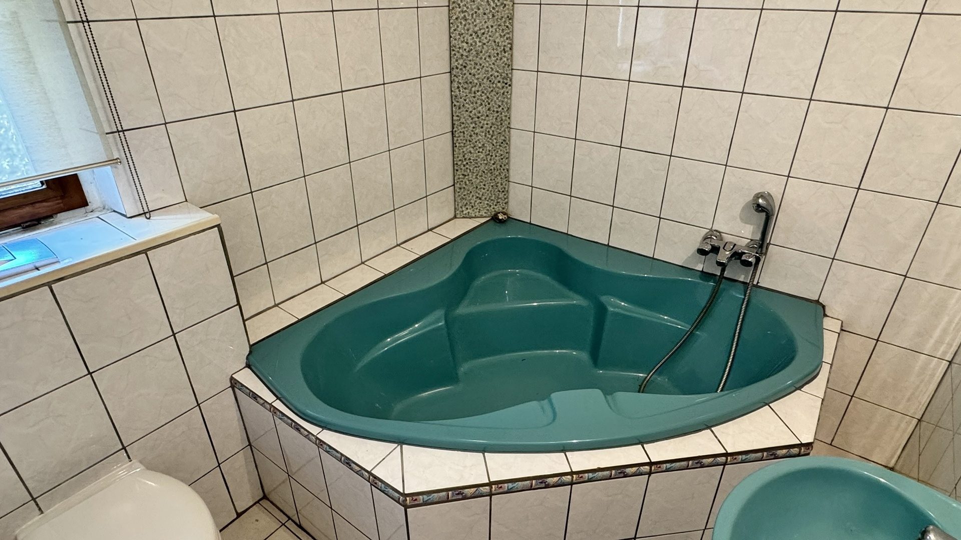 Böcker Wohnimmobilien - Immobilienangebot - Essen / Kettwig - Alle - Wohnen im Grünen mit viel Raum für eigene Ideen in Essen-Kettwig