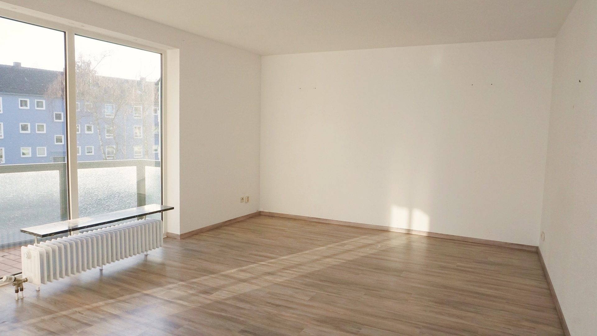 Böcker Wohnimmobilien - Immobilienangebot - Düsseldorf / Benrath - Alle - Geräumige 3-Zimmer-Wohnung mit Balkon und idealer Anbindung in ruhiger Lage von Benrath