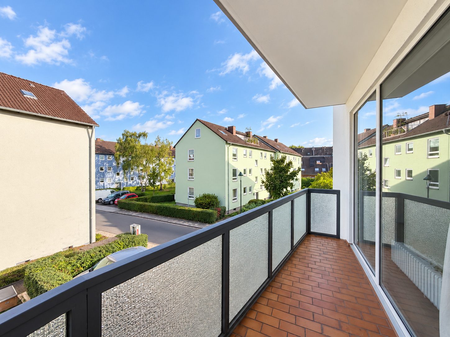 Böcker Wohnimmobilien - Immobilienangebot - Düsseldorf / Benrath - Alle - Geräumige 3-Zimmer-Wohnung mit Balkon und idealer Anbindung in ruhiger Lage von Benrath