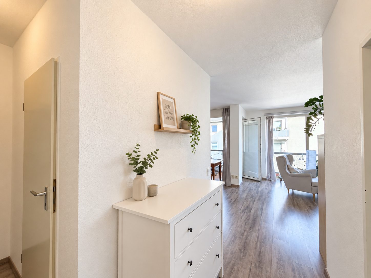 Böcker Wohnimmobilien - Immobilienangebot - Düsseldorf / Benrath - Alle - Geräumige 3-Zimmer-Wohnung mit Balkon und idealer Anbindung in ruhiger Lage von Benrath