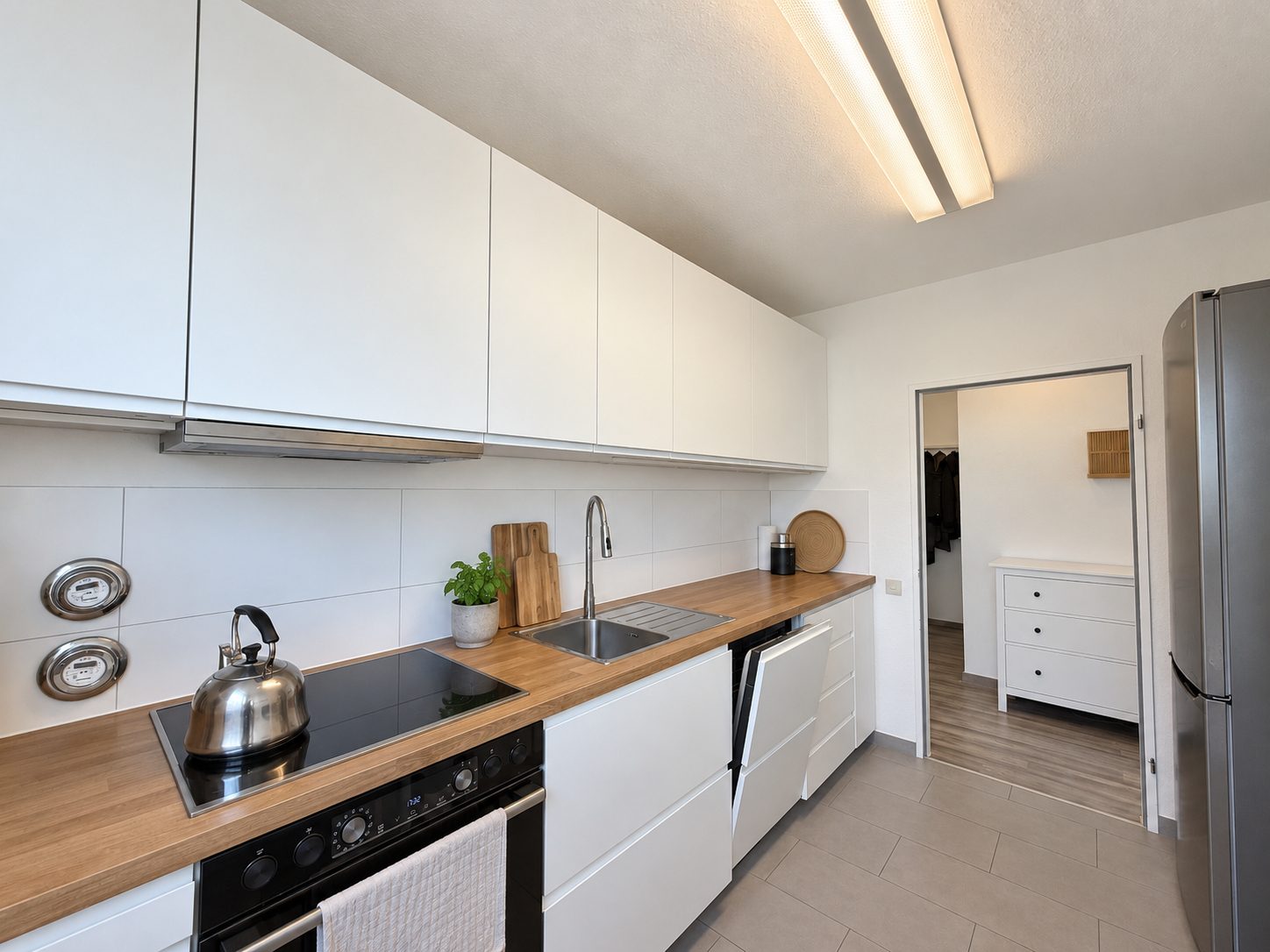Böcker Wohnimmobilien - Immobilienangebot - Düsseldorf / Benrath - Alle - Geräumige 3-Zimmer-Wohnung mit Balkon und idealer Anbindung in ruhiger Lage von Benrath