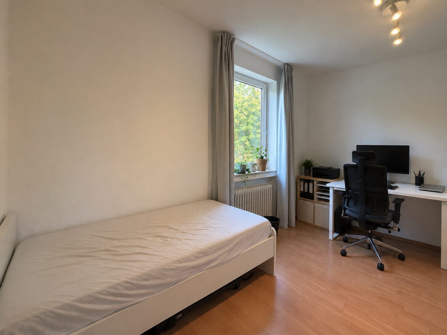Böcker Wohnimmobilien - Immobilienangebot - Düsseldorf / Benrath - Alle - Geräumige 3-Zimmer-Wohnung mit Balkon und idealer Anbindung in ruhiger Lage von Benrath