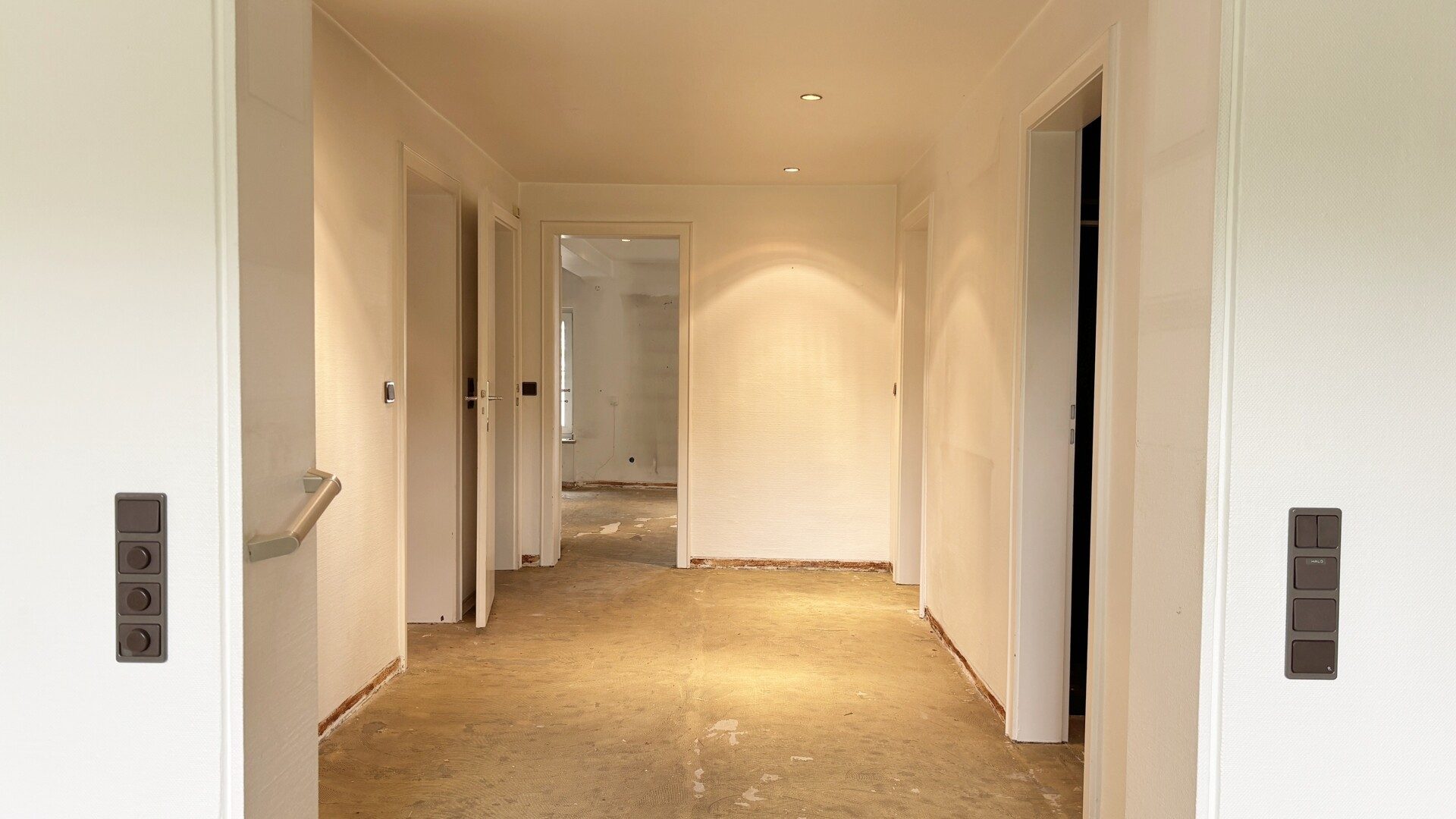 Böcker Wohnimmobilien - Immobilienangebot - Düsseldorf / Lohausen - Alle - Freistehendes Einfamilienhaus in ruhiger Lage von Düsseldorf-Lohausen