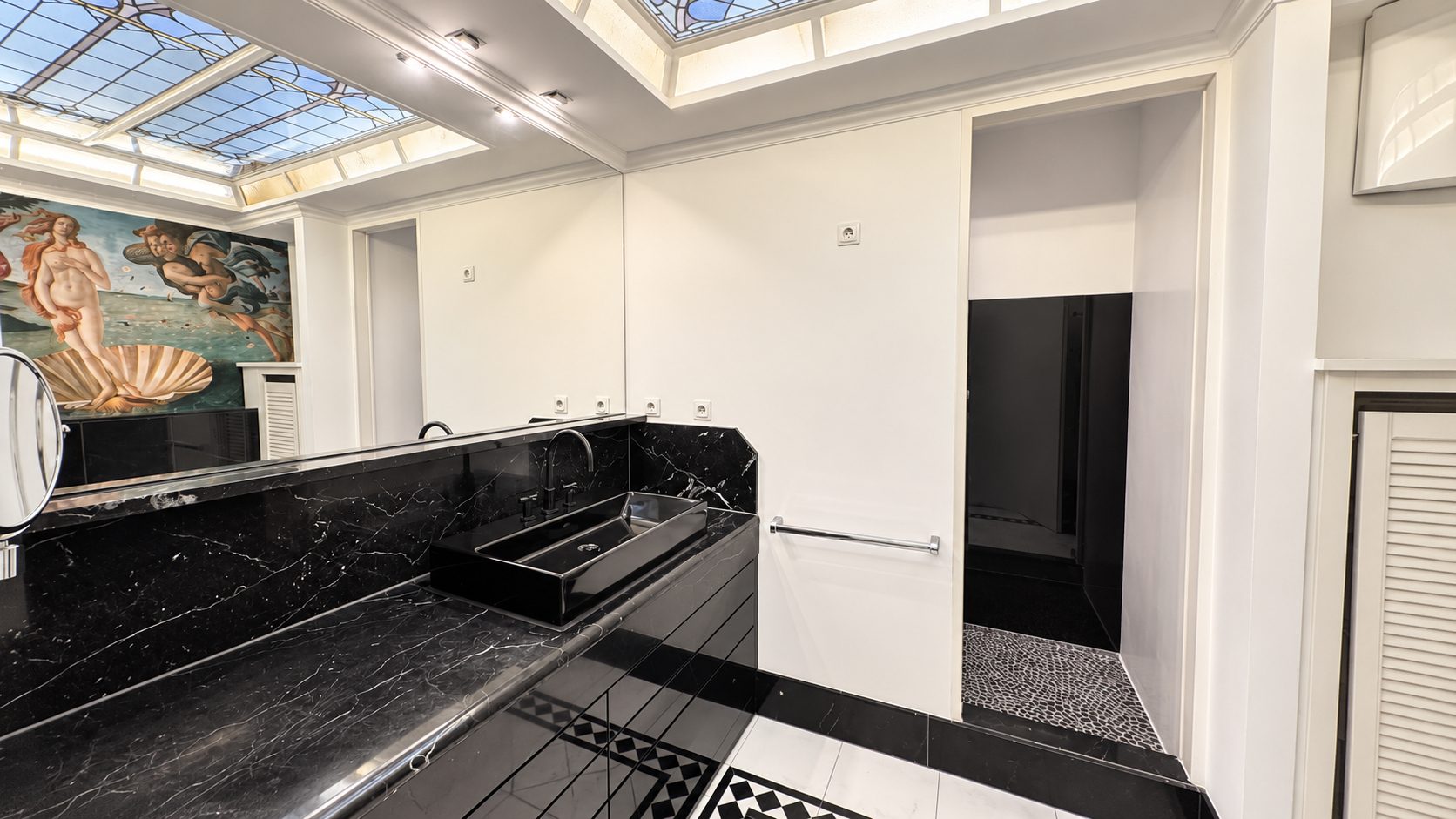 Böcker Wohnimmobilien - Immobilienangebot - Düsseldorf / Düsseltal - Alle - Denkmalgeschützte Altbauwohnung im 4. OG in Düsseldorf-Düsselthal