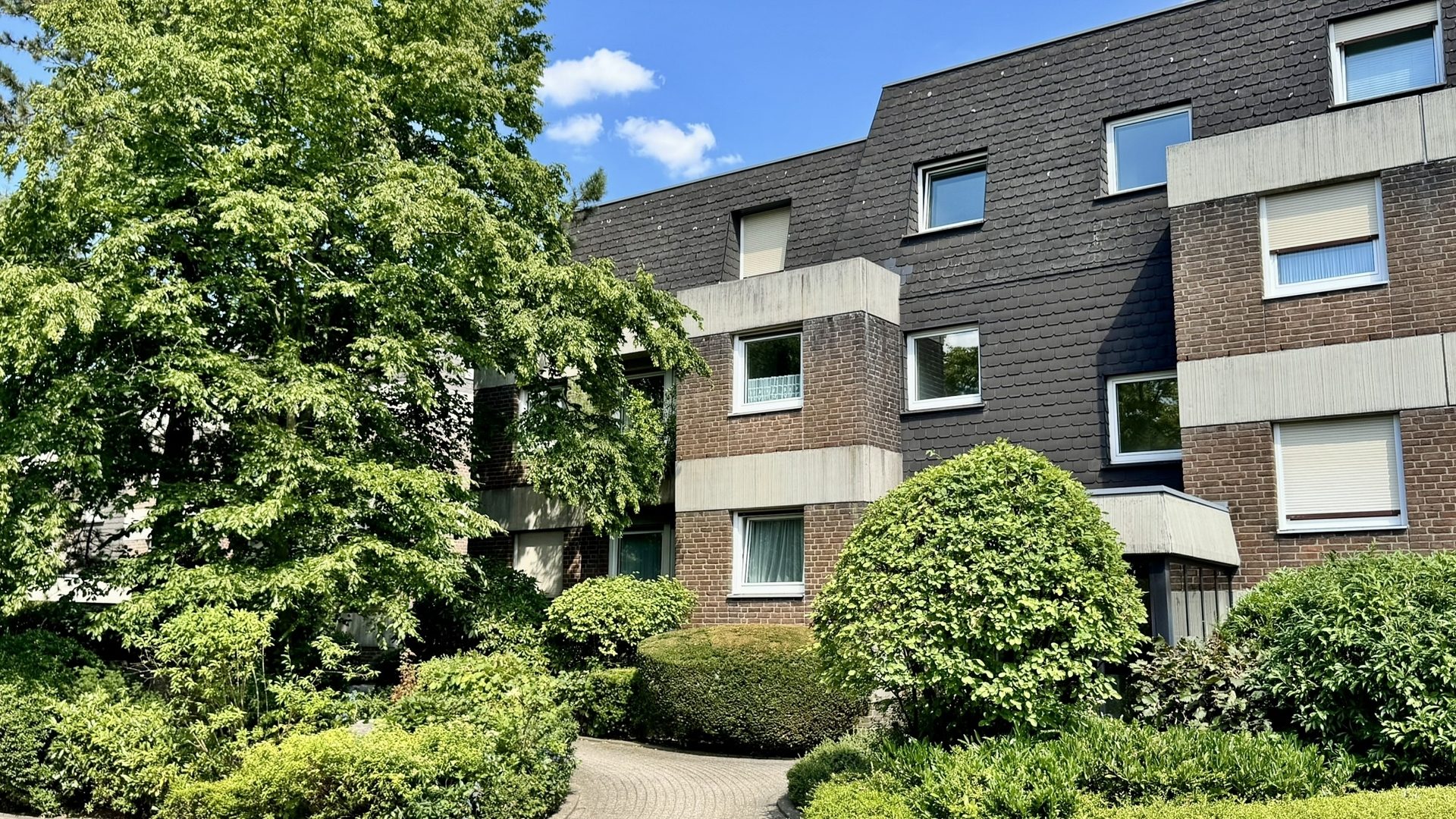 Böcker Wohnimmobilien - Immobilienangebot - Essen - Alle - Urban wohnen, entspannt leben – großzügige Wohnung mit 3 Schlafzimmern und Aufzug
