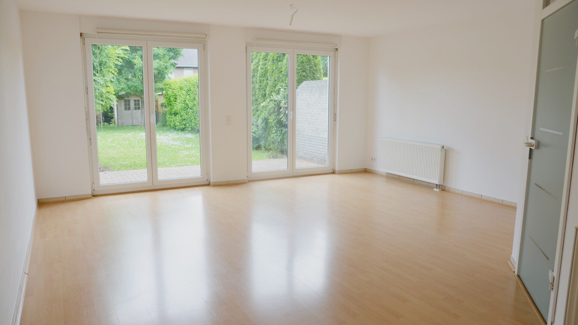 Böcker Wohnimmobilien - Immobilienangebot - Düsseldorf / Einbrungen - Alle - Attraktives Reihenhaus im familienfreundlichen Einbrungen