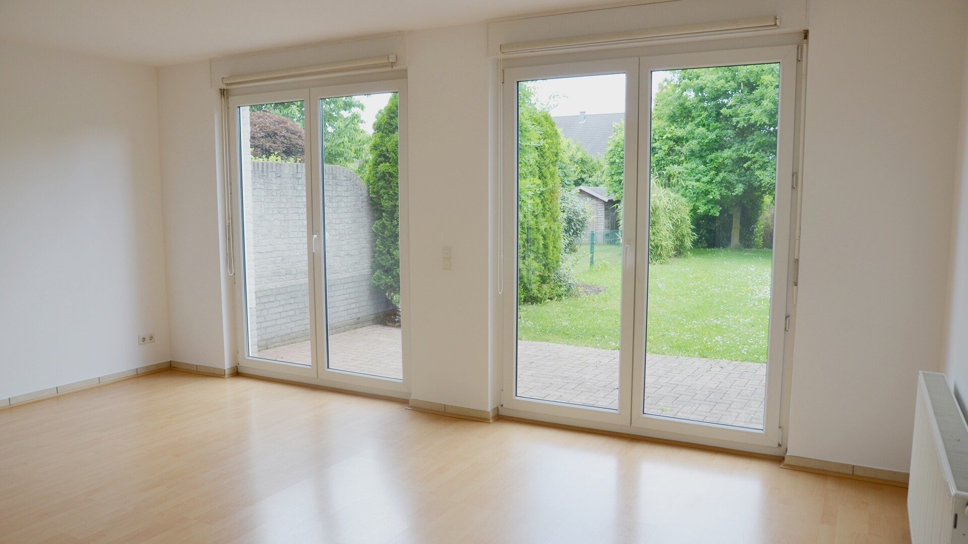 Böcker Wohnimmobilien - Immobilienangebot - Düsseldorf / Einbrungen - Alle - Attraktives Reihenhaus im familienfreundlichen Einbrungen