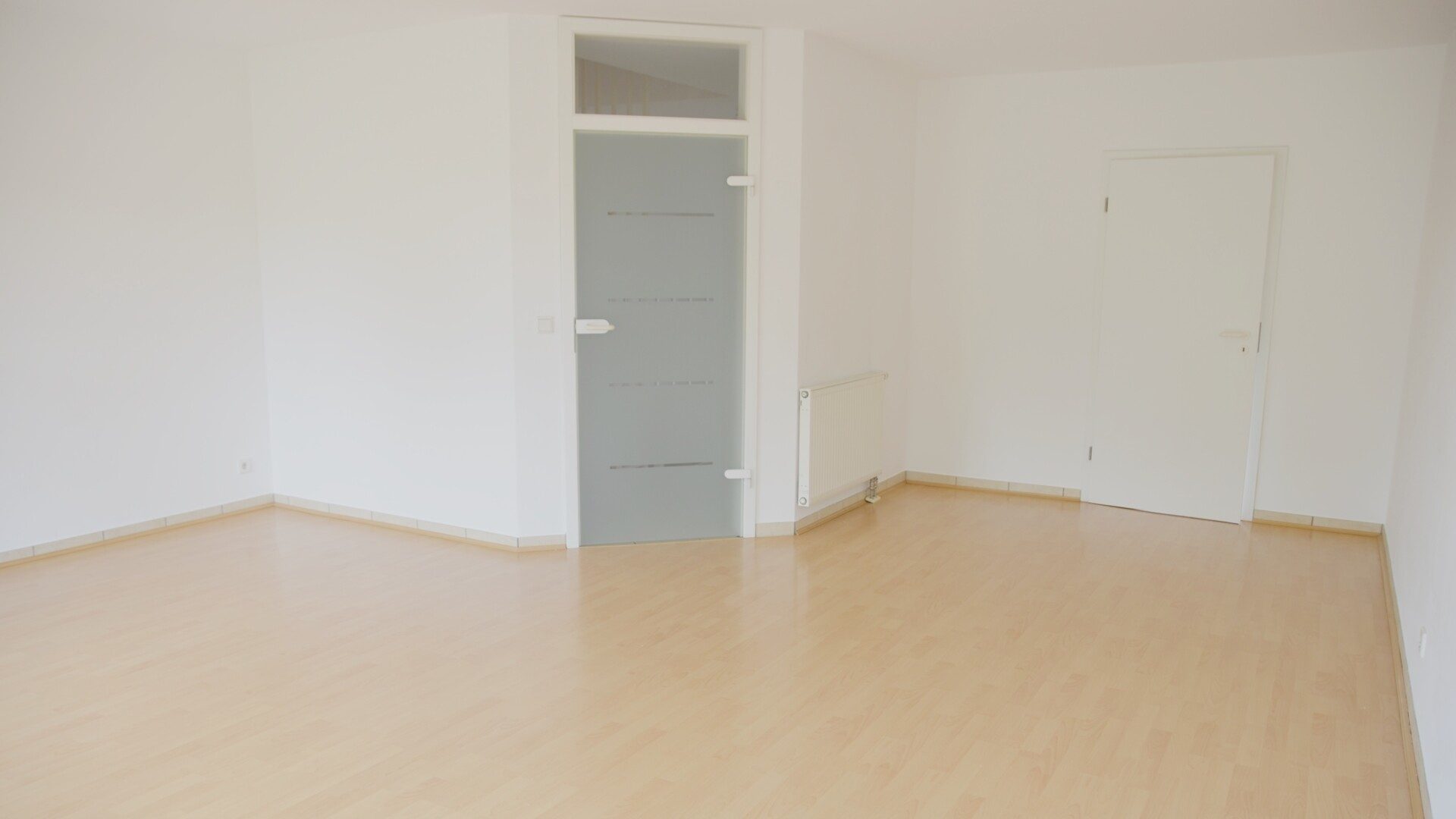 Böcker Wohnimmobilien - Immobilienangebot - Düsseldorf / Einbrungen - Alle - Attraktives Reihenhaus im familienfreundlichen Einbrungen