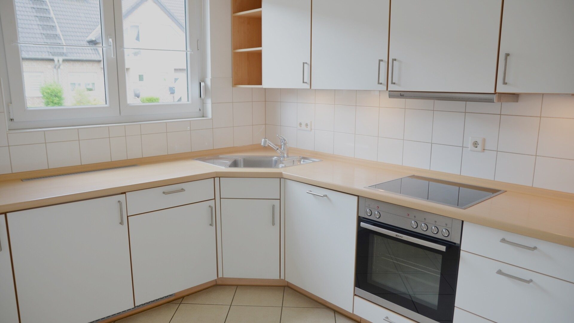 Böcker Wohnimmobilien - Immobilienangebot - Düsseldorf / Einbrungen - Alle - Attraktives Reihenhaus im familienfreundlichen Einbrungen