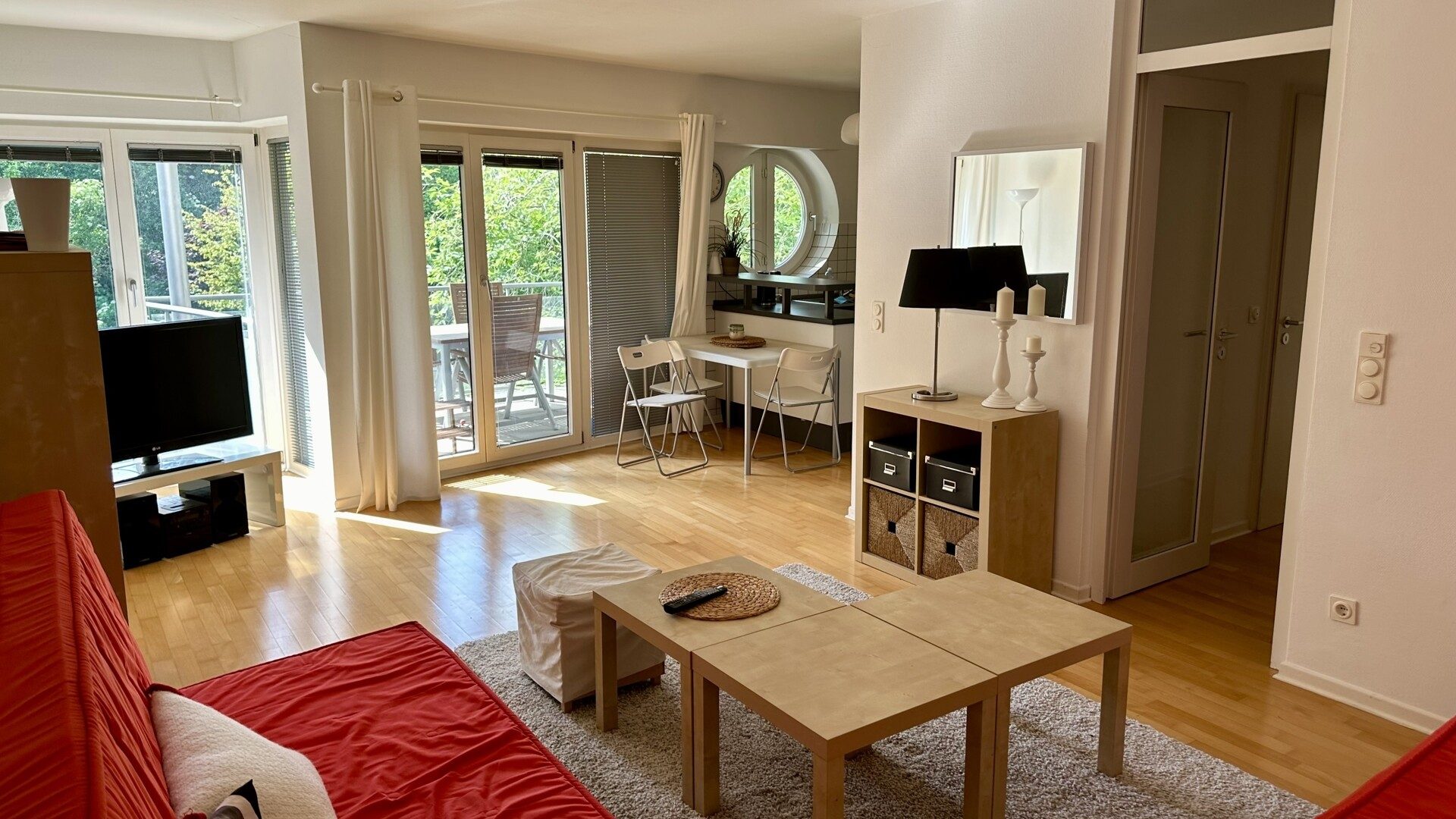 Böcker Wohnimmobilien - Immobilienangebot - Düsseldorf / Kaiserswerth - Alle - Freundliche 2-Zimmerwohnung mit herrlichem Grünblick