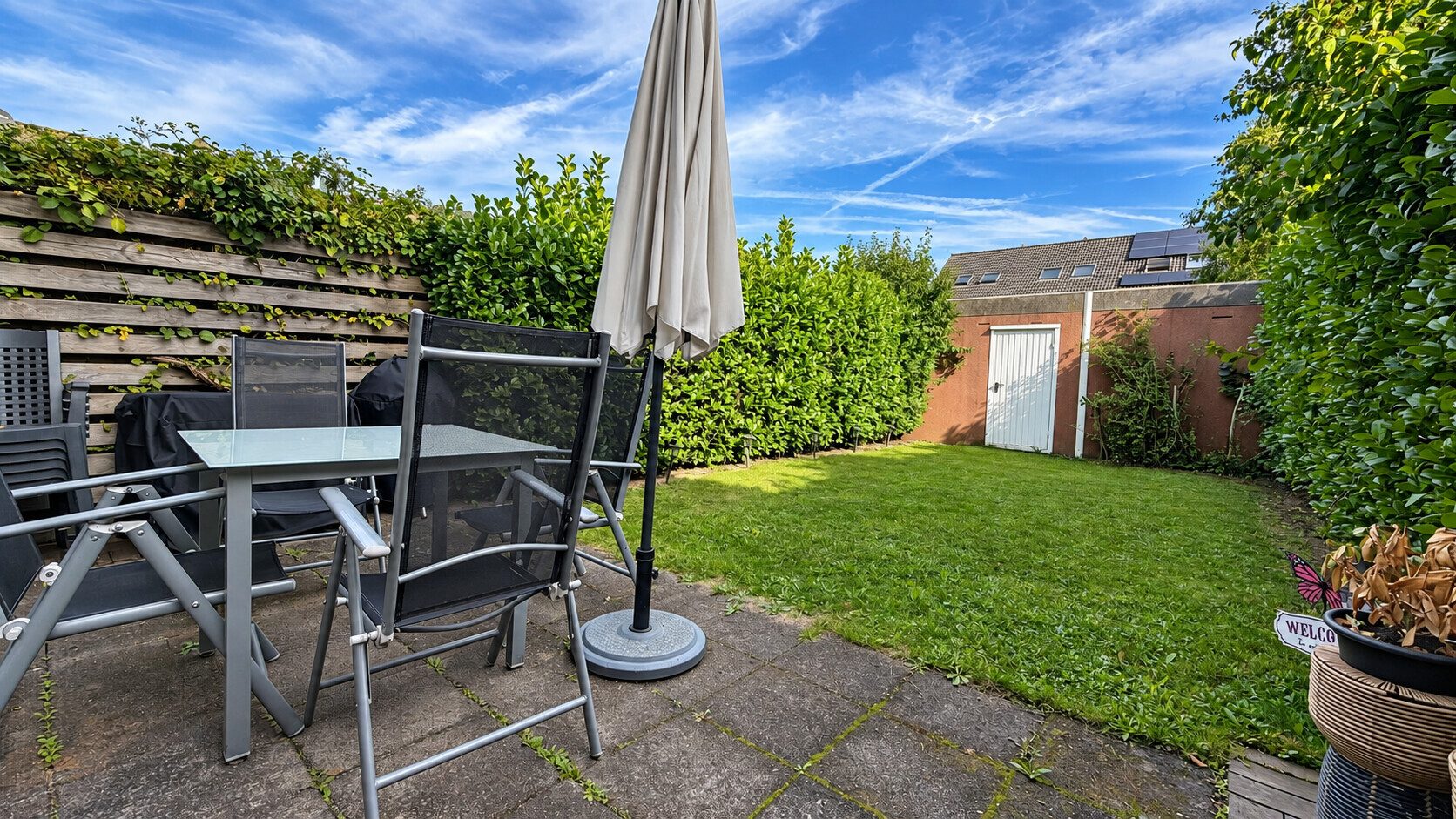 Böcker Wohnimmobilien - Immobilienangebot - Düsseldorf / Einbrungen - Alle - Reihenmittelhaus mit Garten & Dachterrasse in familiärer Umgebung in Einbrungen