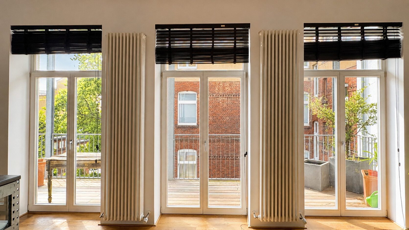Böcker Wohnimmobilien - Immobilienangebot - Düsseldorf / Pempelfort - Alle - Traumhafte, sanierte Altbauwohnung mit großer Balkonterrasse und flexibler Raumaufteilung