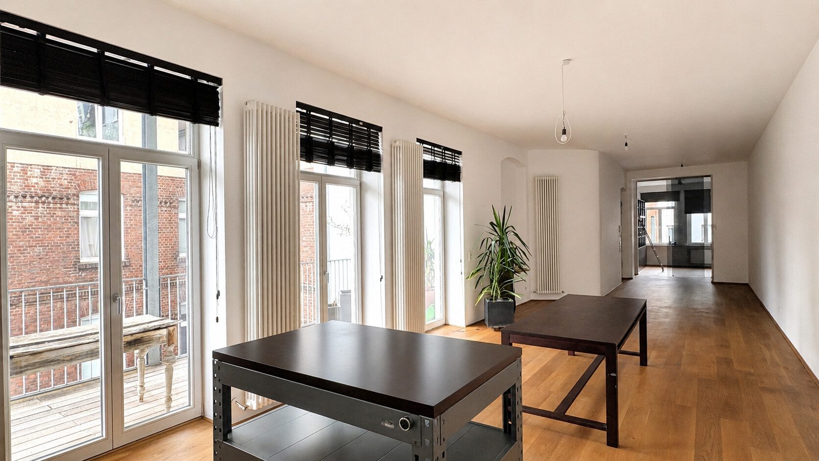 Böcker Wohnimmobilien - Immobilienangebot - Düsseldorf / Pempelfort - Alle - Traumhafte, sanierte Altbauwohnung mit großer Balkonterrasse und flexibler Raumaufteilung