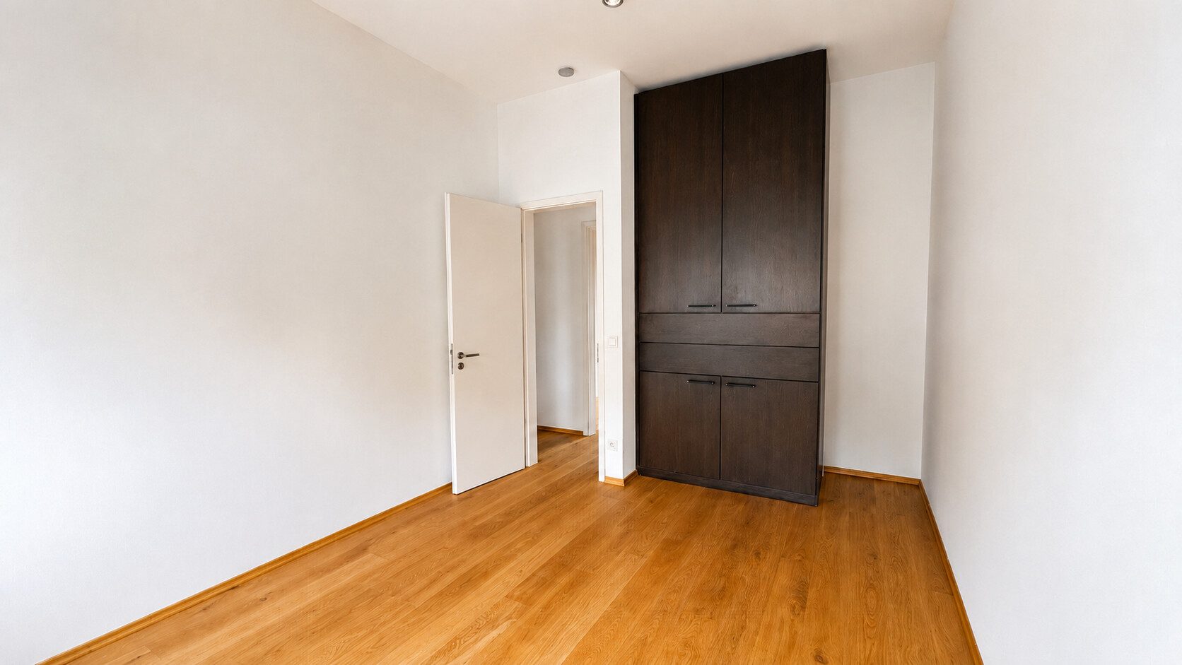 Böcker Wohnimmobilien - Immobilienangebot - Düsseldorf / Pempelfort - Alle - Traumhafte, sanierte Altbauwohnung mit großer Balkonterrasse und flexibler Raumaufteilung