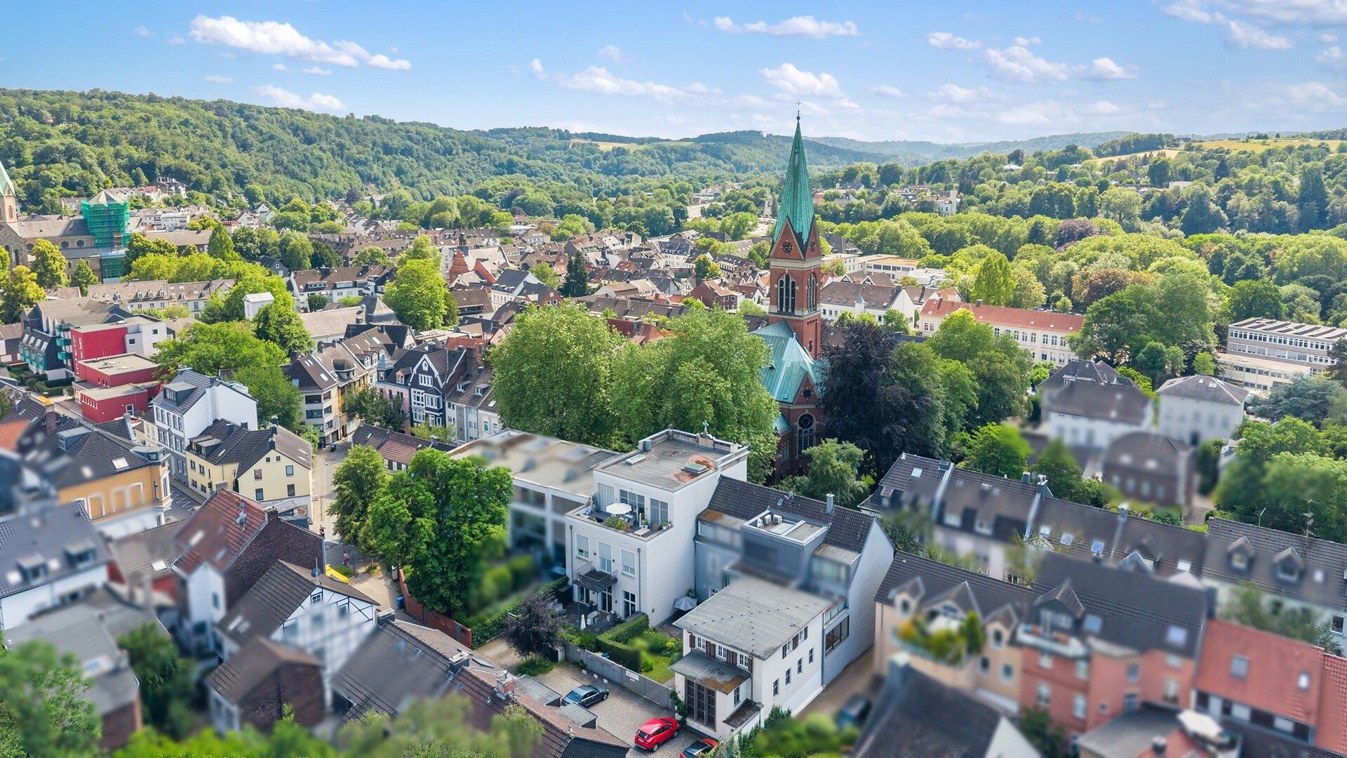 Böcker Wohnimmobilien - Immobilienangebot - Essen / Werden - Alle - Solitär in Essen-Werden: Exklusive Maisonette mit Loftcharakter und historischem Charme