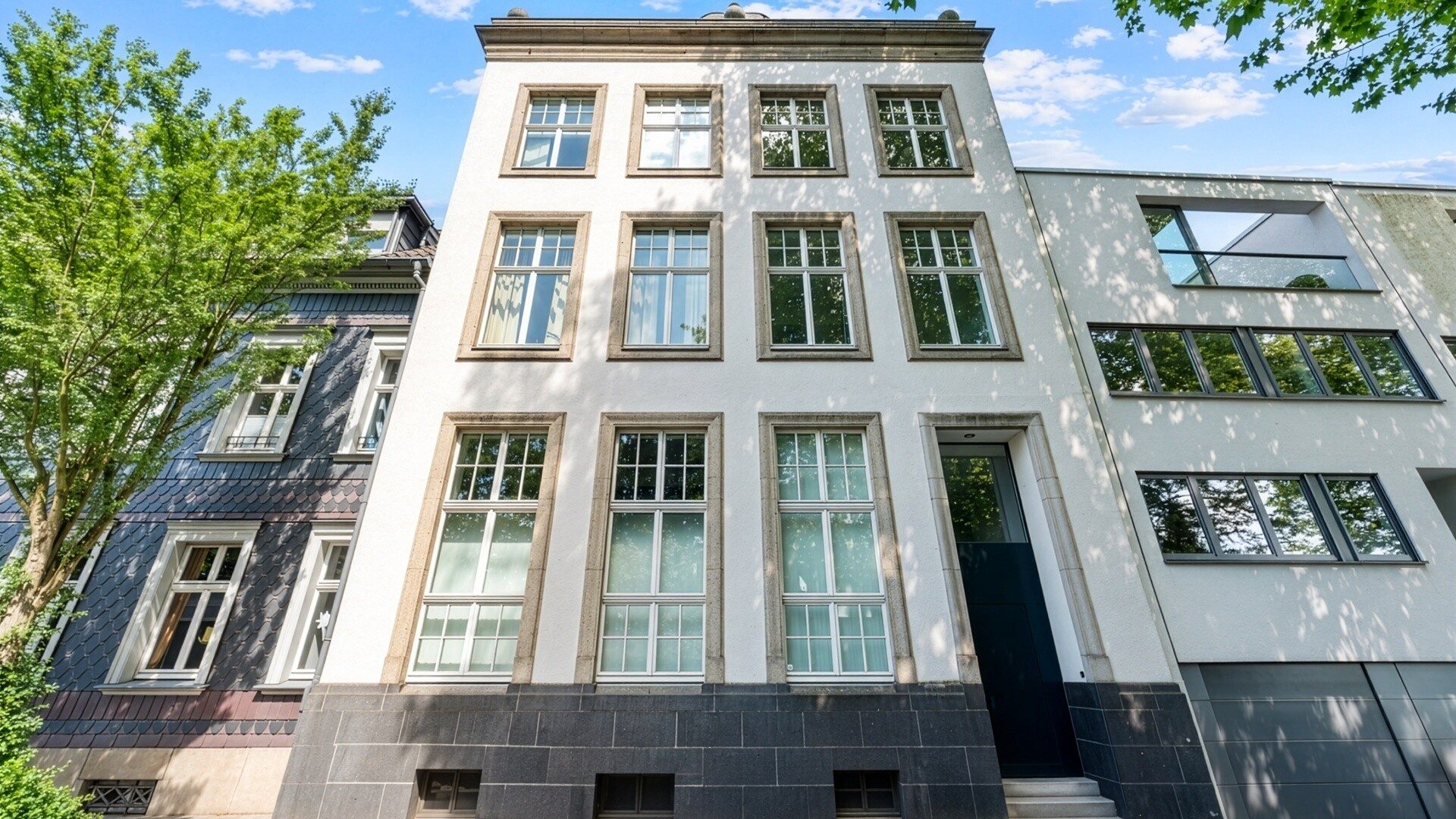 Böcker Wohnimmobilien - Immobilienangebot - Essen / Werden - Alle - Solitär in Essen-Werden: Exklusive Maisonette mit Loftcharakter und historischem Charme