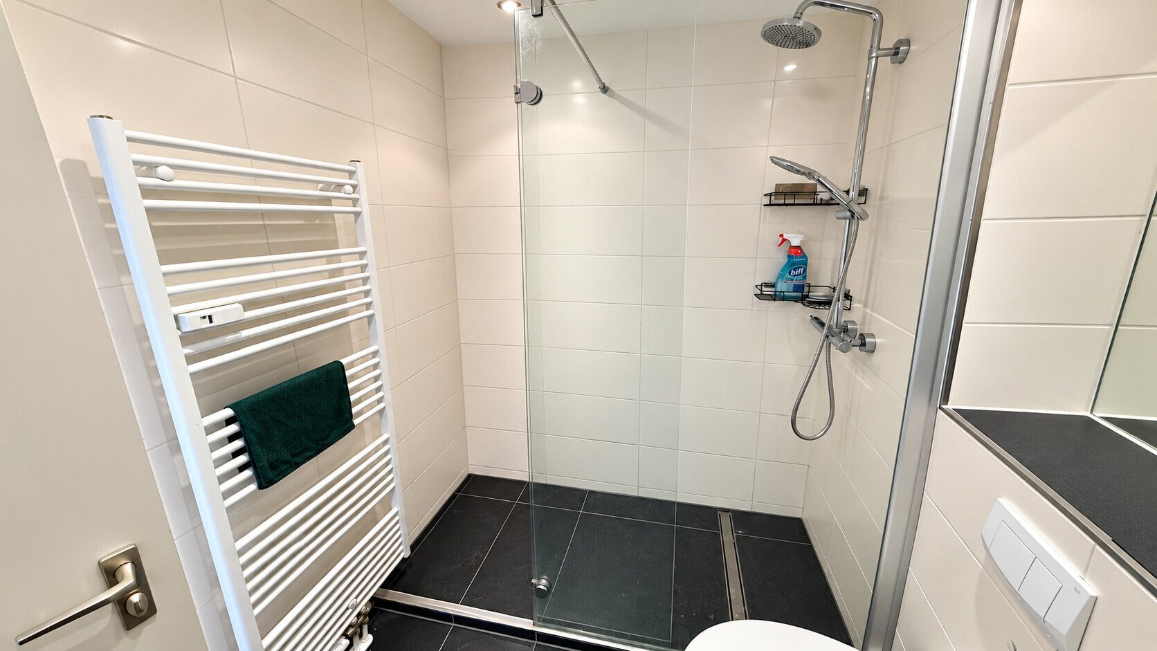Böcker Wohnimmobilien - Immobilienangebot - Essen - Alle - Helle Wohnung mit Balkon und moderner Einbauküche