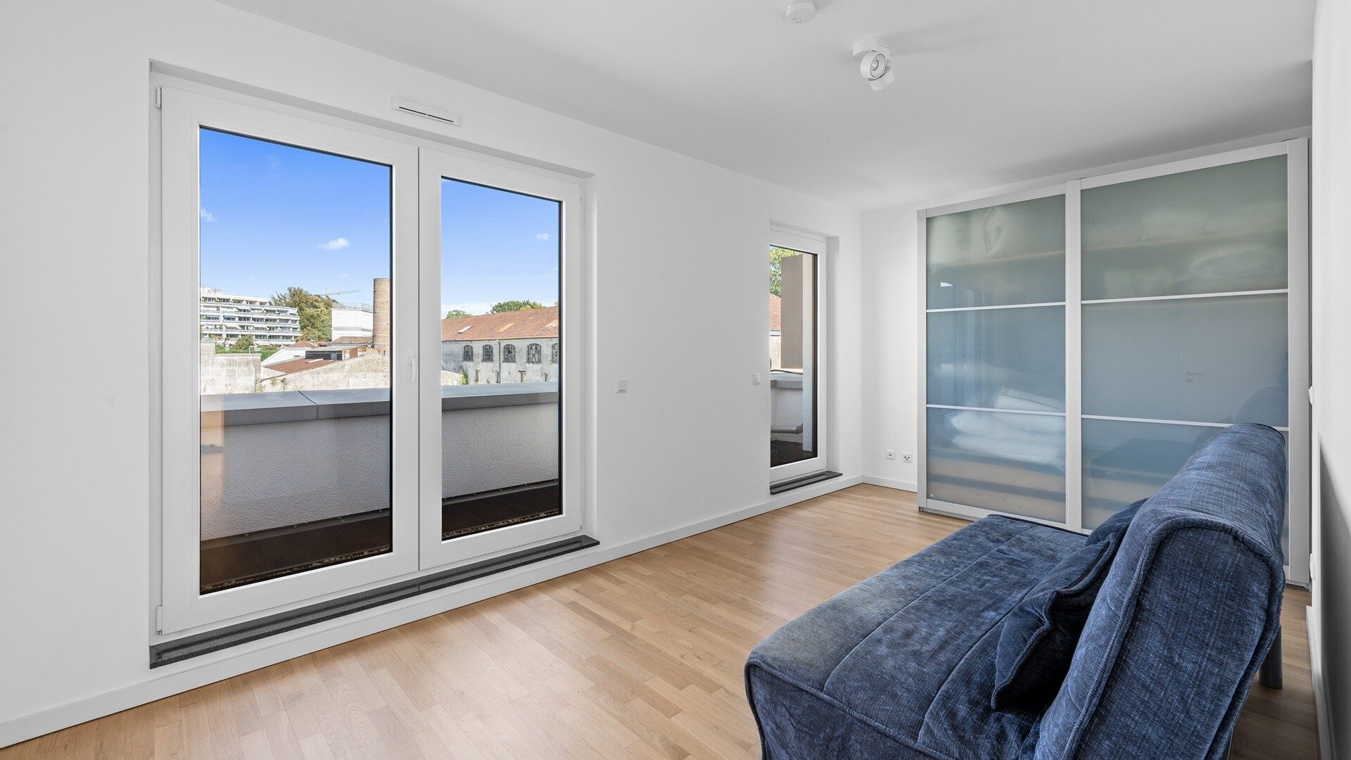 Böcker Wohnimmobilien - Immobilienangebot - Essen / Kettwig - Alle - Modernes, energieeffizientes Townhouse von 2018 mit Garten und Dachterrasse