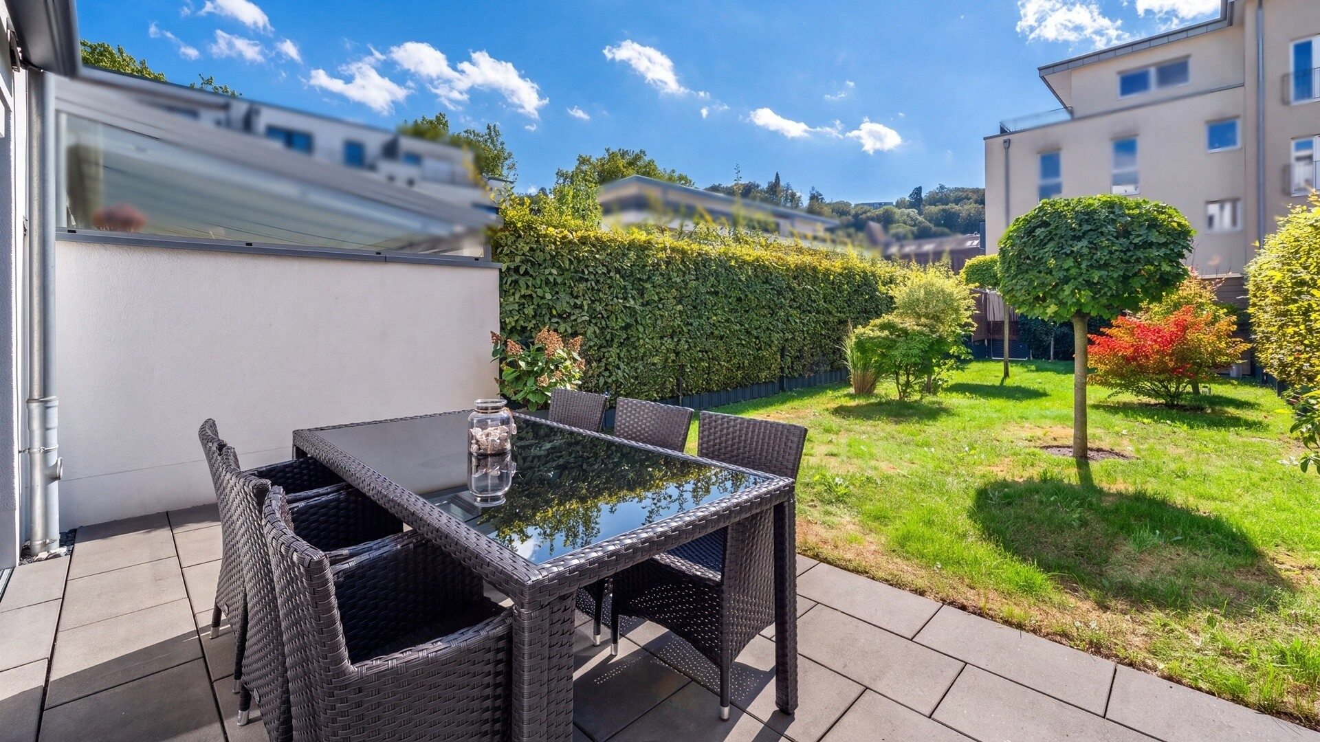 Böcker Wohnimmobilien - Immobilienangebot - Essen / Kettwig - Alle - Modernes, energieeffizientes Townhouse von 2018 mit Garten und Dachterrasse