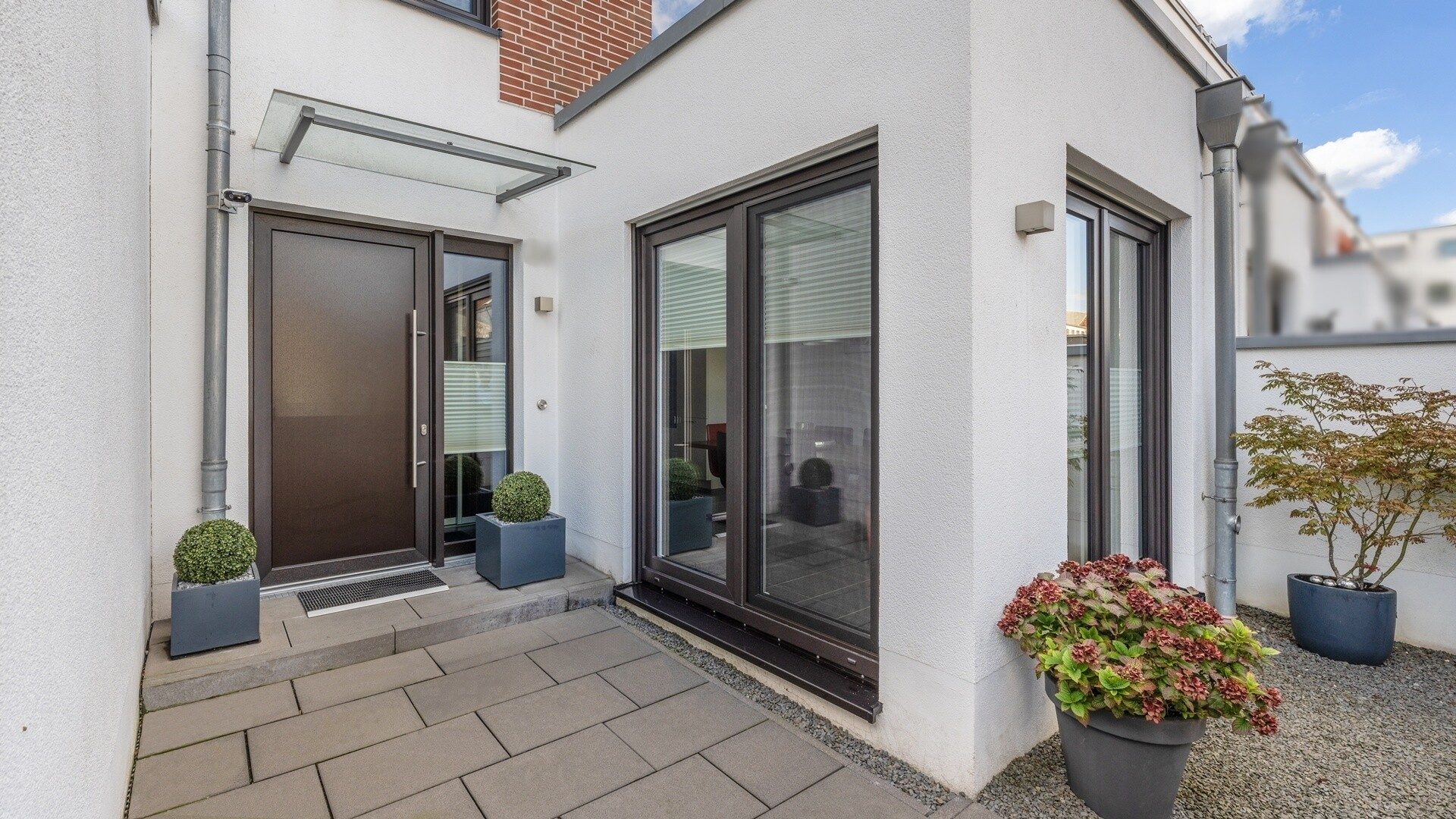Böcker Wohnimmobilien - Immobilienangebot - Essen / Kettwig - Alle - Modernes, energieeffizientes Townhouse von 2018 mit Garten und Dachterrasse
