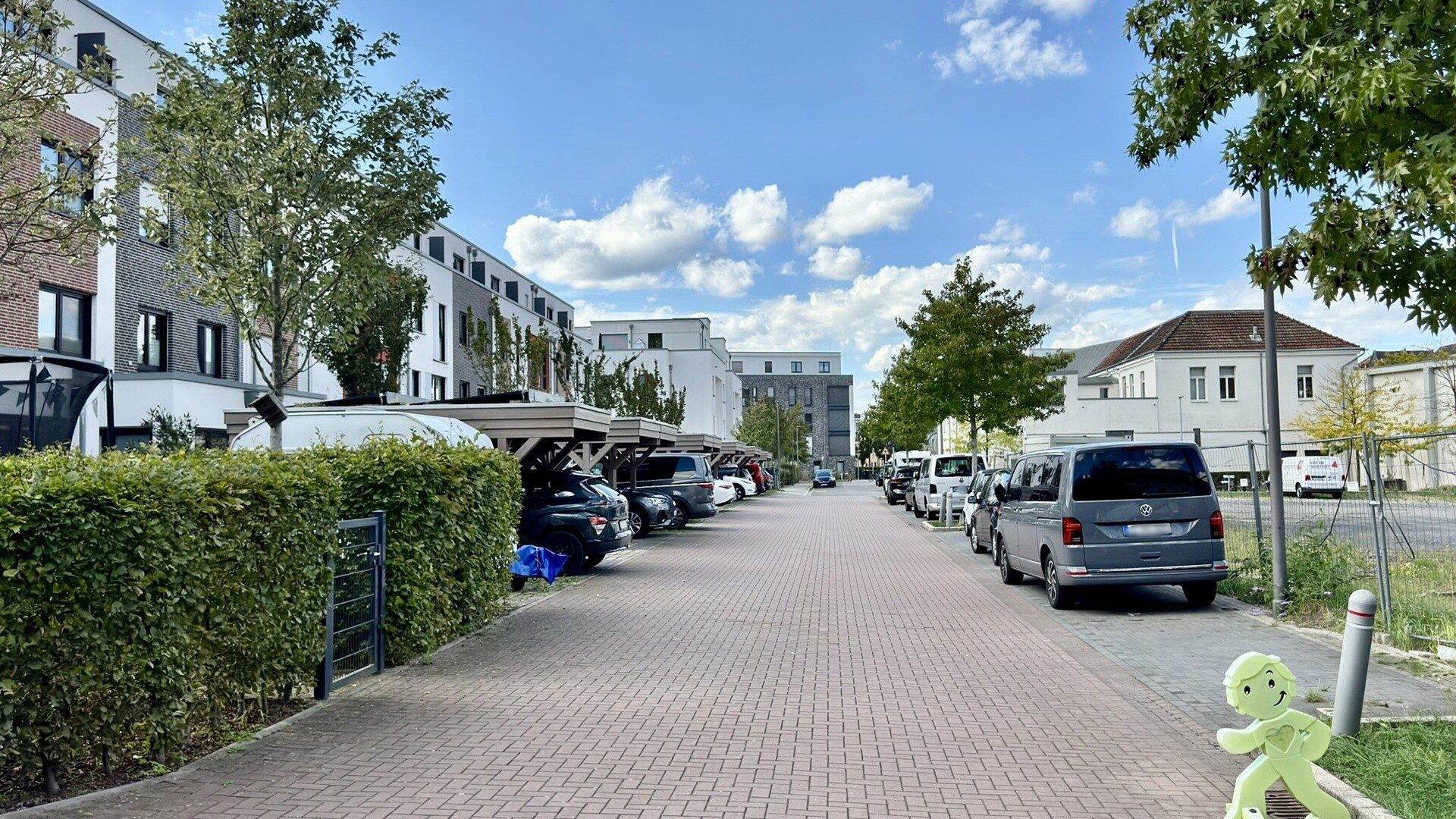 Böcker Wohnimmobilien - Immobilienangebot - Essen / Kettwig - Alle - Modernes, energieeffizientes Townhouse von 2018 mit Garten und Dachterrasse