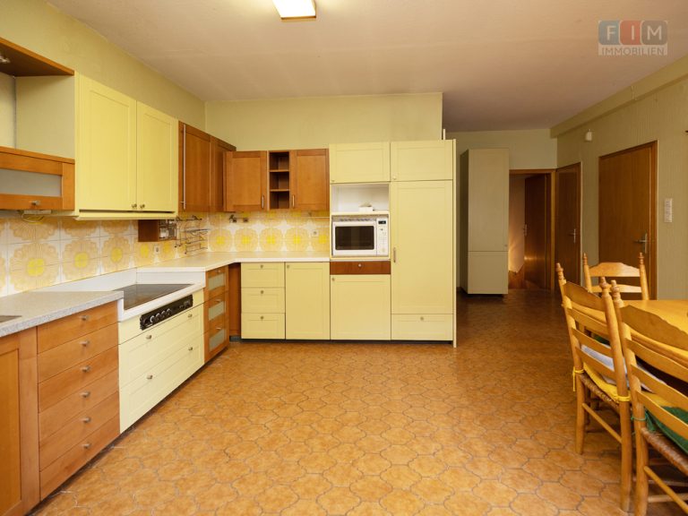 Immobilienangebot - Bad Oeynhausen - Alle - Einmalige Gelegenheit - Ideal als Generationenhaus - Großzügiges Anwesen in Bad Oeynhausen!