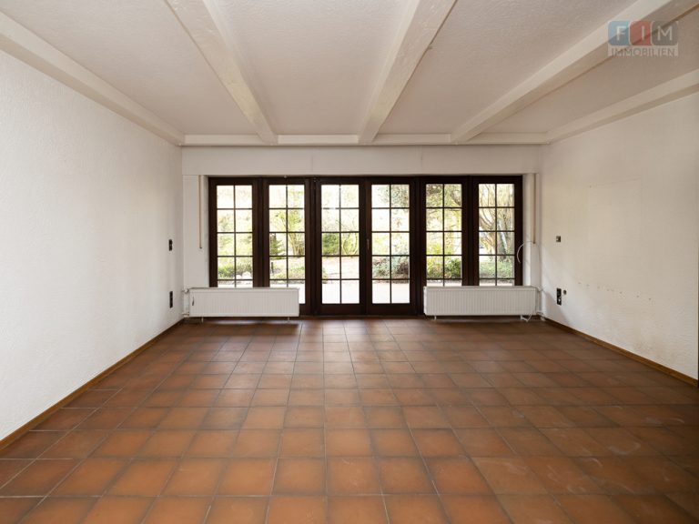 Immobilienangebot - Bad Oeynhausen - Alle - Einmalige Gelegenheit - Ideal als Generationenhaus - Großzügiges Anwesen in Bad Oeynhausen!
