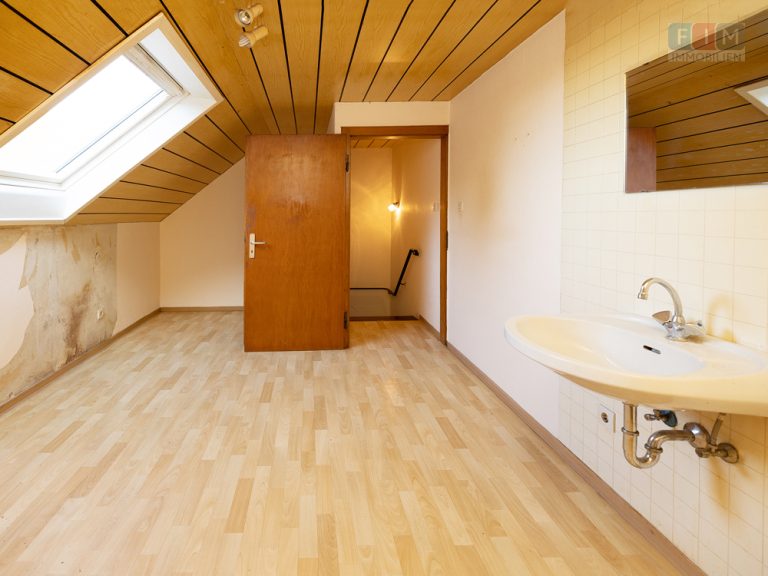 Immobilienangebot - Bad Oeynhausen - Alle - Einmalige Gelegenheit - Ideal als Generationenhaus - Großzügiges Anwesen in Bad Oeynhausen!
