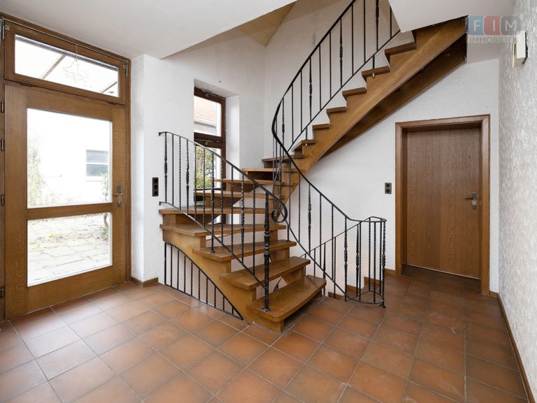 Immobilienangebot - Bad Oeynhausen - Alle - Einmalige Gelegenheit - Ideal als Generationenhaus - Großzügiges Anwesen in Bad Oeynhausen!