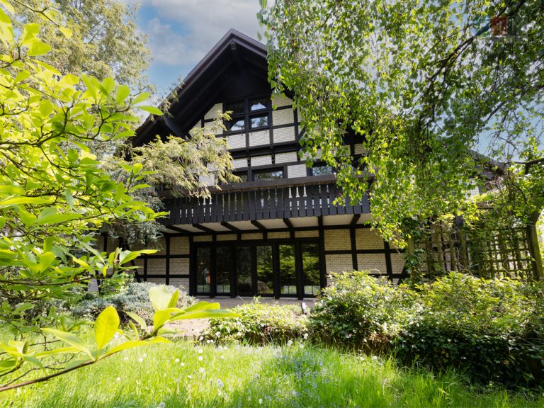 Immobilienangebot - Bad Oeynhausen - Alle - Einmalige Gelegenheit - Ideal als Generationenhaus - Großzügiges Anwesen in Bad Oeynhausen!