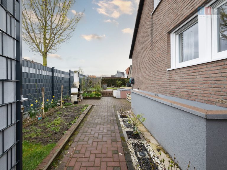 Immobilienangebot - Greven / Reckenfeld - Alle - Einziehen und Wohlfühlen - Modernisiertes Ein- bis Zweifamilienhaus mit viel Platz und Potential