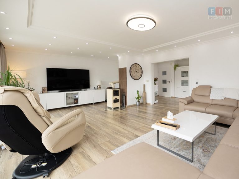 Immobilienangebot - Greven / Reckenfeld - Alle - Einziehen und Wohlfühlen - Modernisiertes Ein- bis Zweifamilienhaus mit viel Platz und Potential