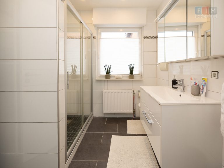 Immobilienangebot - Greven / Reckenfeld - Alle - Einziehen und Wohlfühlen - Modernisiertes Ein- bis Zweifamilienhaus mit viel Platz und Potential