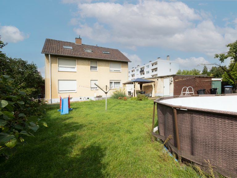 Immobilienangebot - Halle / Künsebeck - Alle - Hier entscheiden Sie: Kapitalanlage, Eigennutzung oder beides - 
Ein Zweifamilienhaus zum renovieren