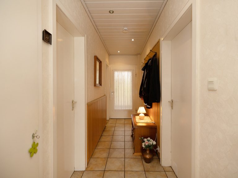 Immobilienangebot - Halle / Künsebeck - Alle - Hier entscheiden Sie: Kapitalanlage, Eigennutzung oder beides - 
Ein Zweifamilienhaus zum renovieren