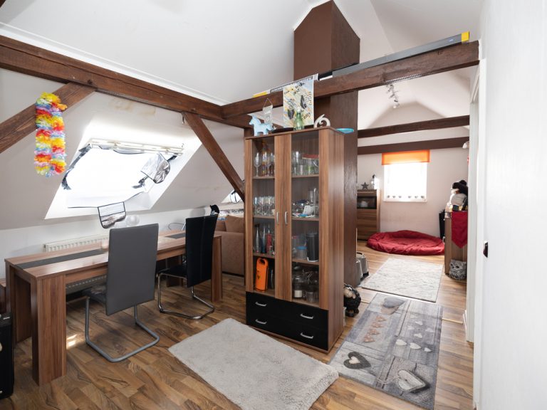 Immobilienangebot - Halle / Künsebeck - Alle - Hier entscheiden Sie: Kapitalanlage, Eigennutzung oder beides - 
Ein Zweifamilienhaus zum renovieren