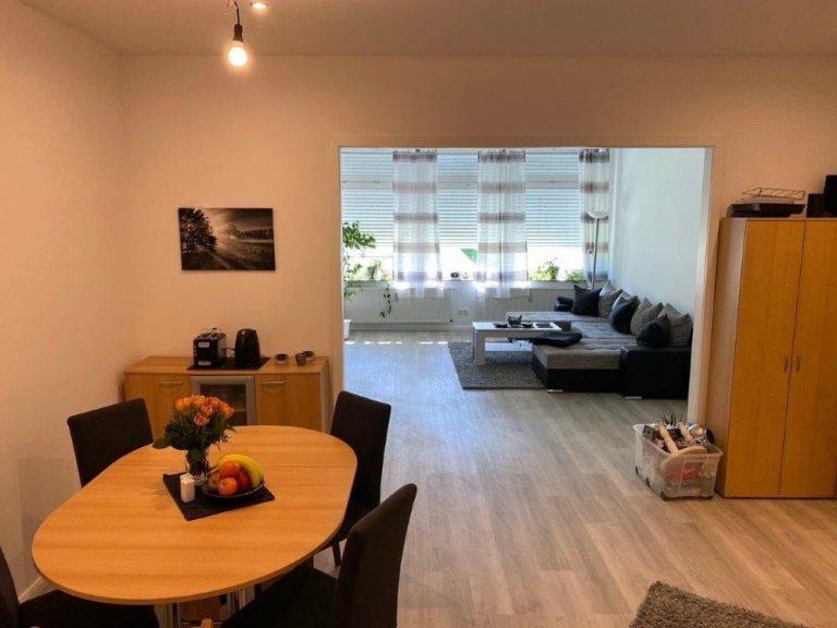 Immobilienangebot - Barntrup - Alle - IST-Faktor unter 10! Vierfamilienhaus + Büro + großer Gewerbehalle, voll vermietet, inkl. PV-Anlage!