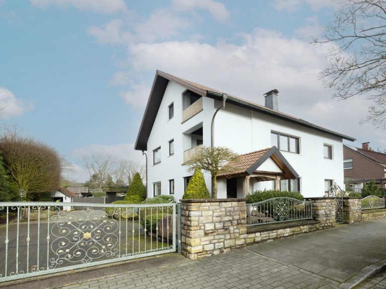 Immobilienangebot - Osnabrück / Schinkel - Alle - Repräsentatives Wohn- und Geschäftshaus -
Zwei Wohneinheiten + Zwei Lagereinheiten inkl. Büro
