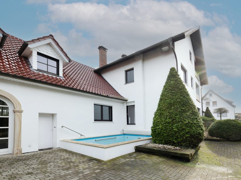 Immobilienangebot - Osnabrück / Schinkel - Alle - Repräsentatives Wohn- und Geschäftshaus -
Zwei Wohneinheiten + Zwei Lagereinheiten inkl. Büro